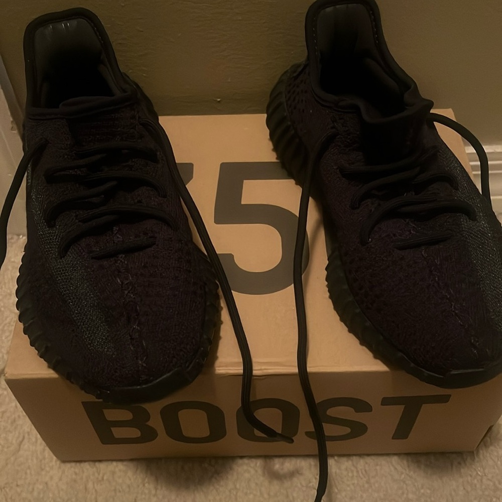 Yeezy Boost 350 V2 Male 5.5 women 6